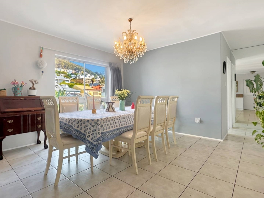 3 Bedroom Property for Sale in Green Point Western Cape